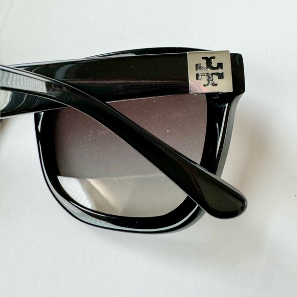 Tory Burch Sunglasses - Picture 6 of 8